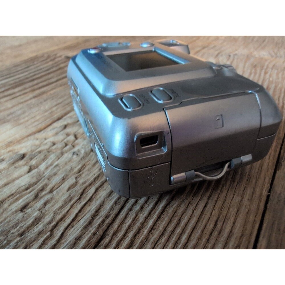 Kodak EasyShare C310 4.0MP 35mm Compact Digital Camera Parts Only Not Tested - Picture 16 of 16